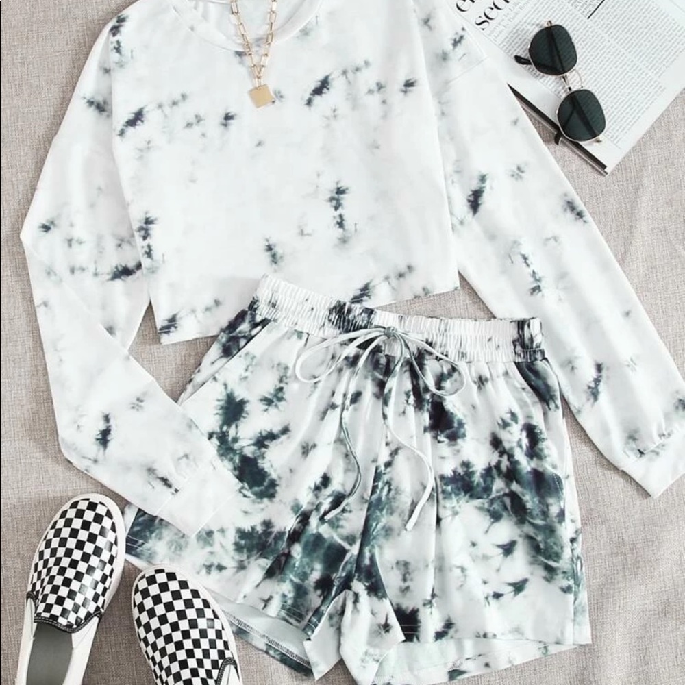 Shein tie dye top and tie waist shorts set (small)